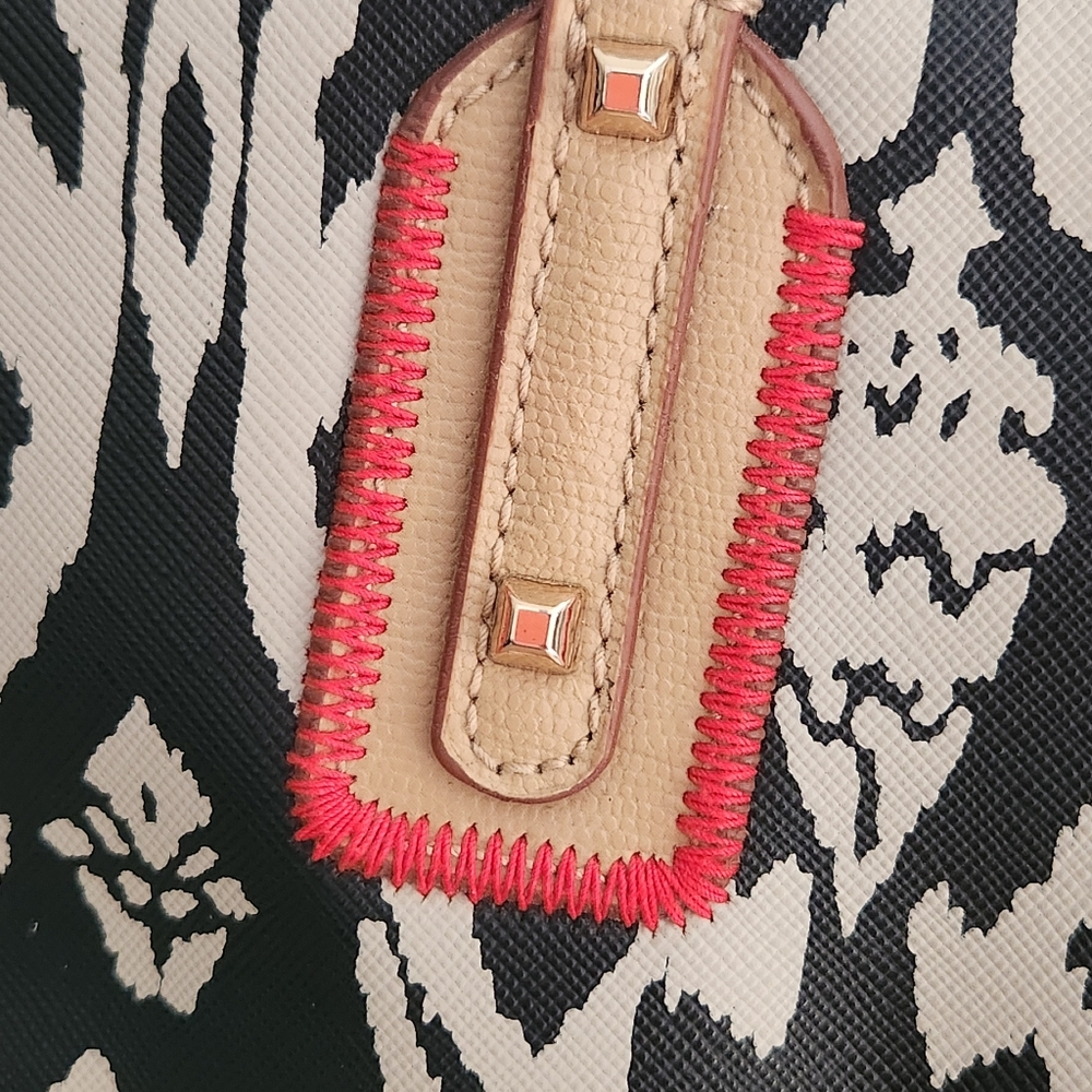 Stella and Dot La Totale Hello Sunshine Ikat Zipper Tote - Picture 7 of 16